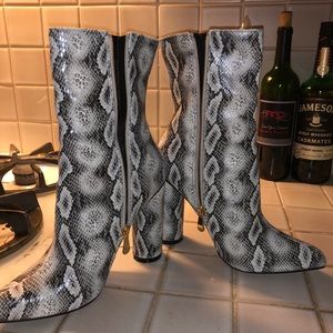 Snakeskin print size 7.5 booties